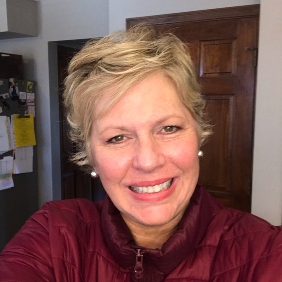 Meet your Posher, Carrie - Picture 1 of 1